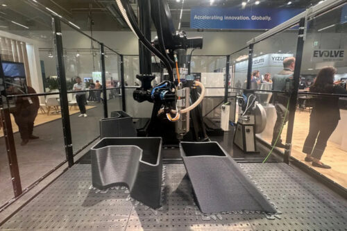 The Flexbot printing two moulds at Formnext 2023