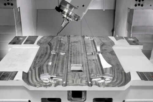 3D-printed and mirror-smooth KraussMaffei offers Additive Manufacturing and surface finishing from a single source